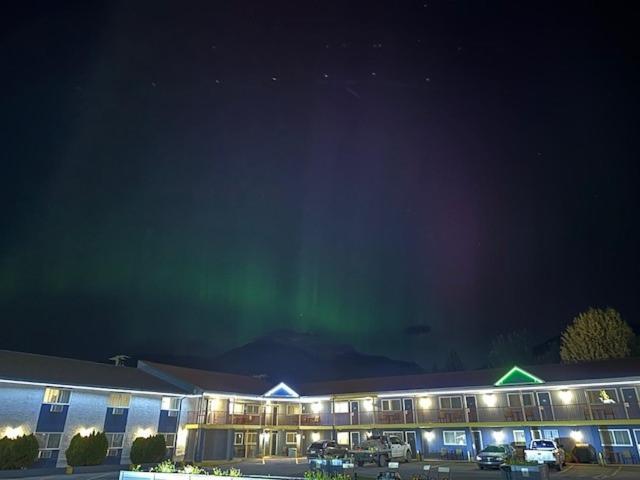 Valemount Vacation Inn Extérieur photo